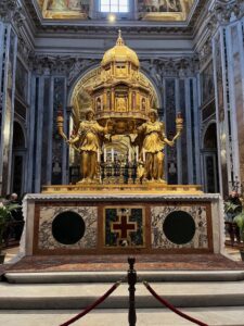 Capela Sistina da Basílica de Santa Maria Maior, com o esplêndido tabernáculo do Santíssimo Sacramento.