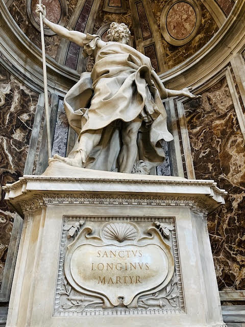 Estátua de São Longino na Basílica de São Pedro, obra de Bernini