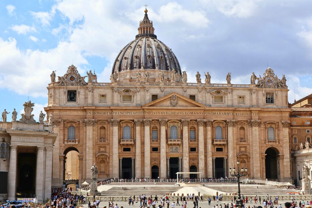 Basílica de São Pedro no Vaticano, local ligado ao ministério do Papa