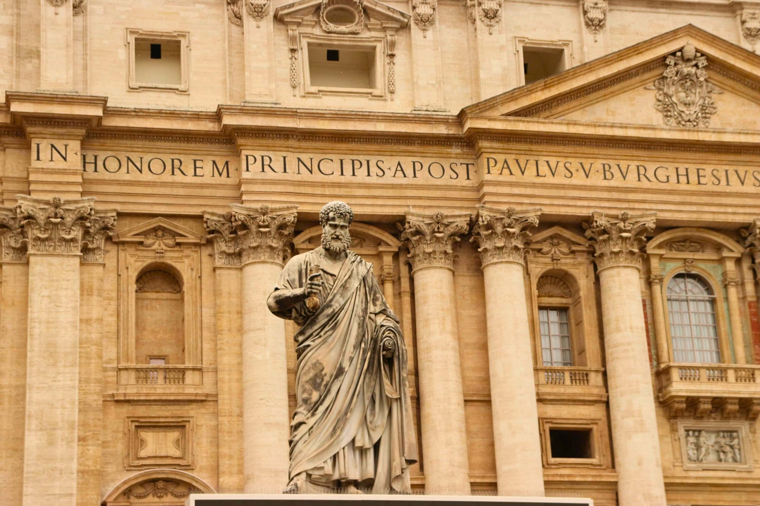 Fachada da Basílica de São Pedro