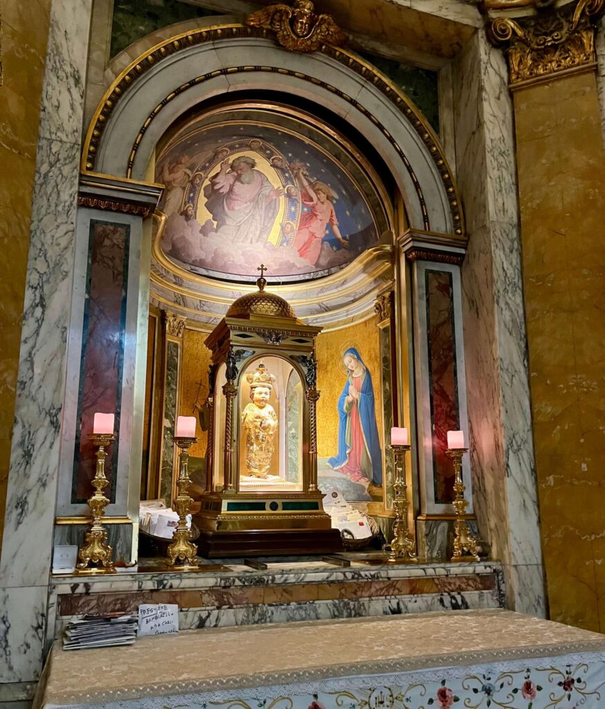Capela do Santo Bambino na Basílica de Santa Maria in Aracoeli em Roma.